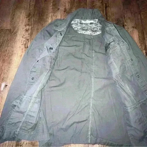 Maurice’s army green cute utility jacket - Picture 2 of 5